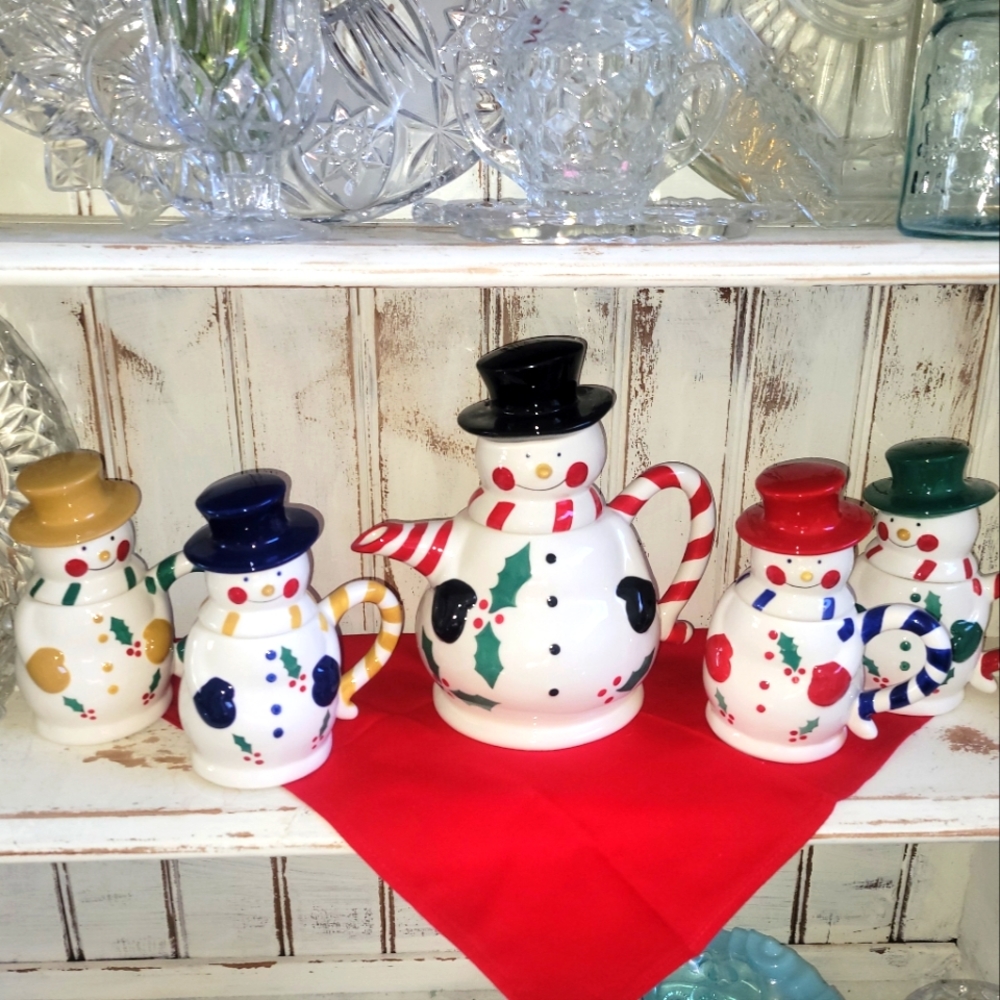 Temptations Holiday Tea set